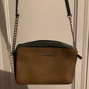 Michael Kors Authentic Jet Set Medium Crossbody